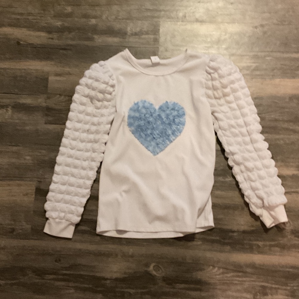 SHEIN White Top with Blue Heart and Textured Sleeves